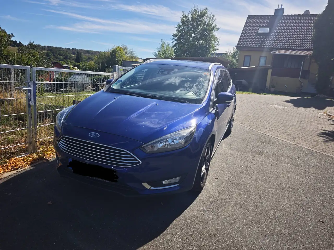 Ford Focus — photo 1 of 8