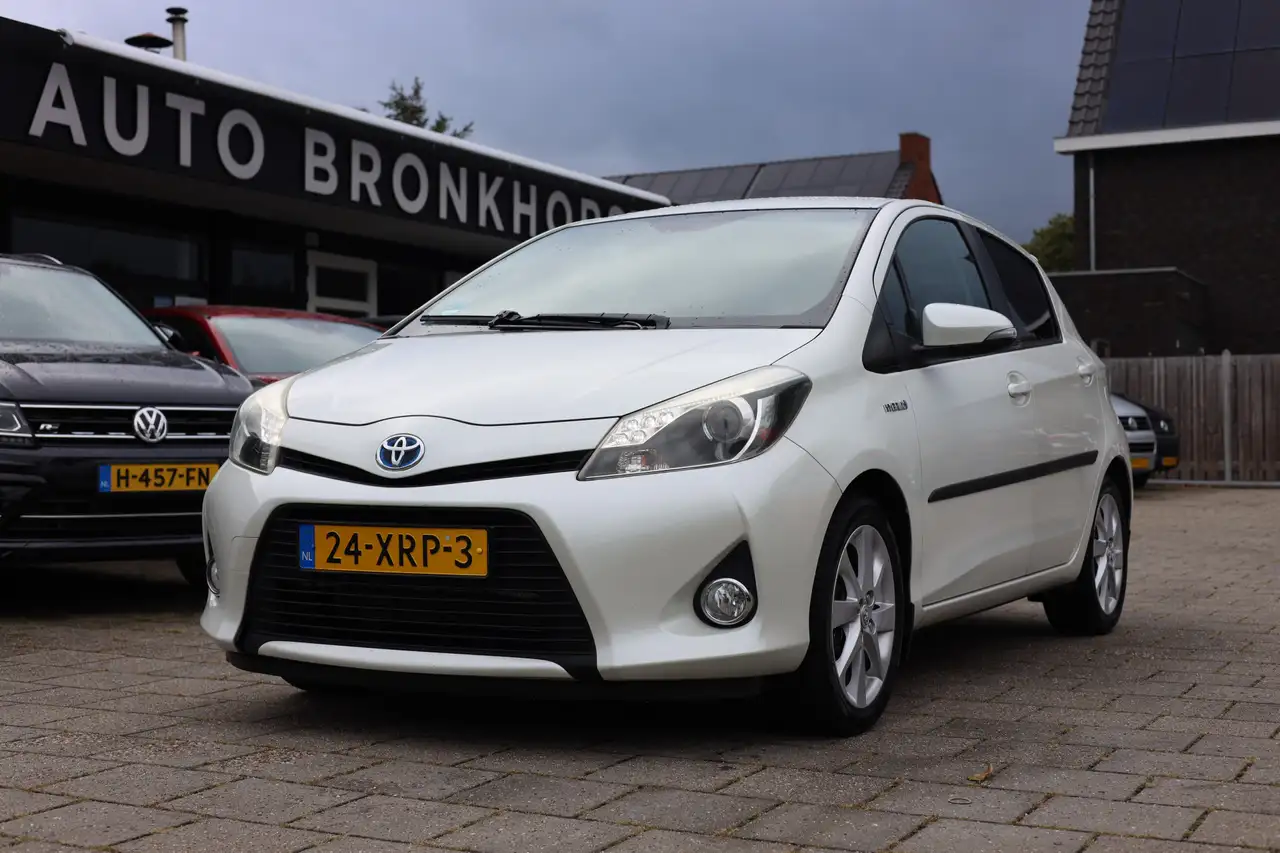 Toyota Yaris 1.5 FULL HYBRID DYNAMIC I CAMERA I NAVI I NL AUTO — photo 1 of 23