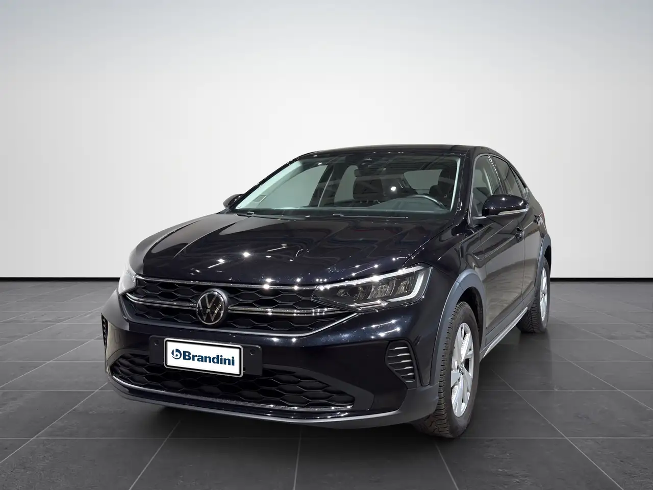 Volkswagen Taigo 1.0 TSI Life — photo 1 of 15