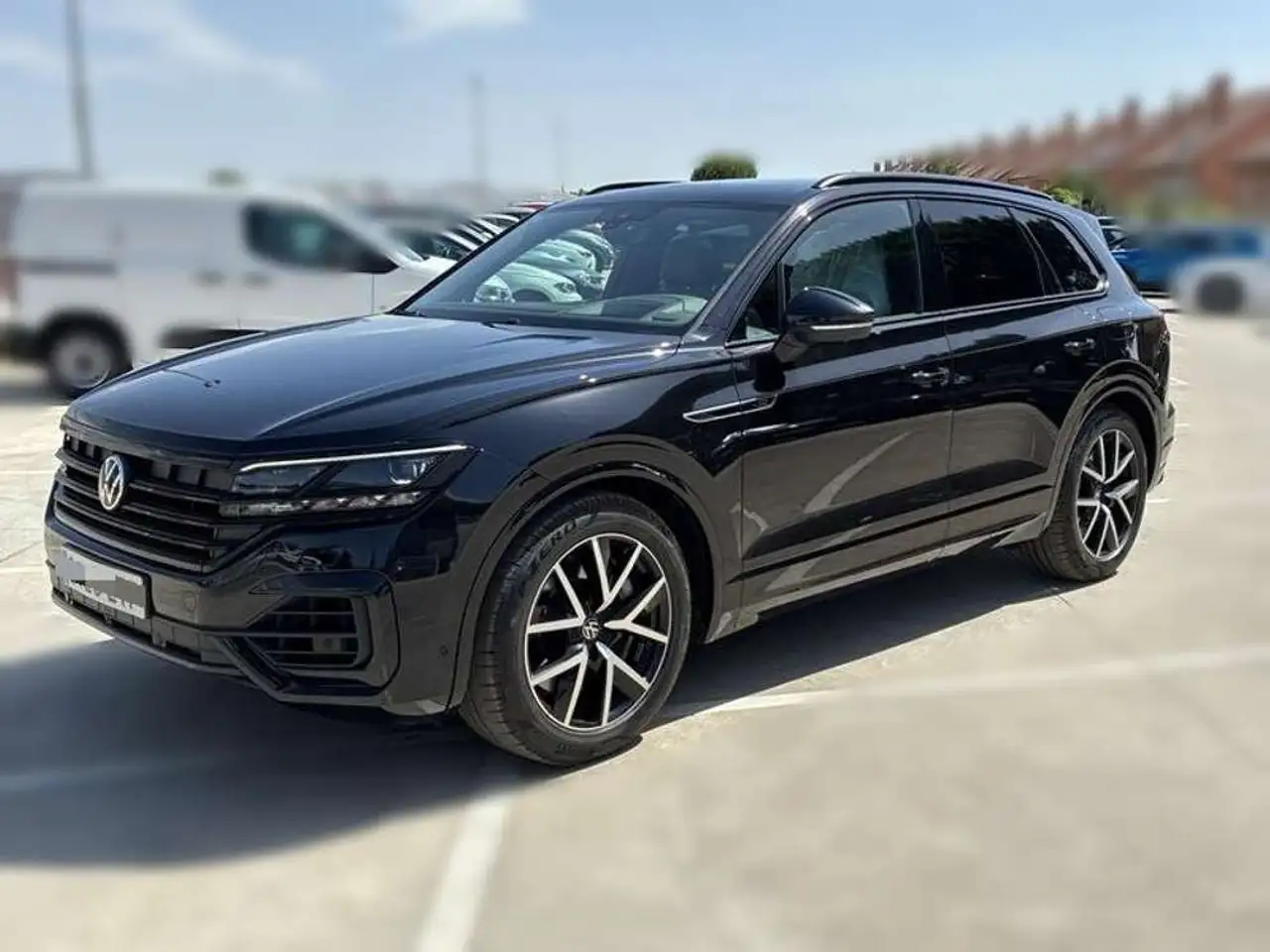 Volkswagen Touareg R 3.0 V6 TSI 340kW Tip 4M — photo 1 of 24