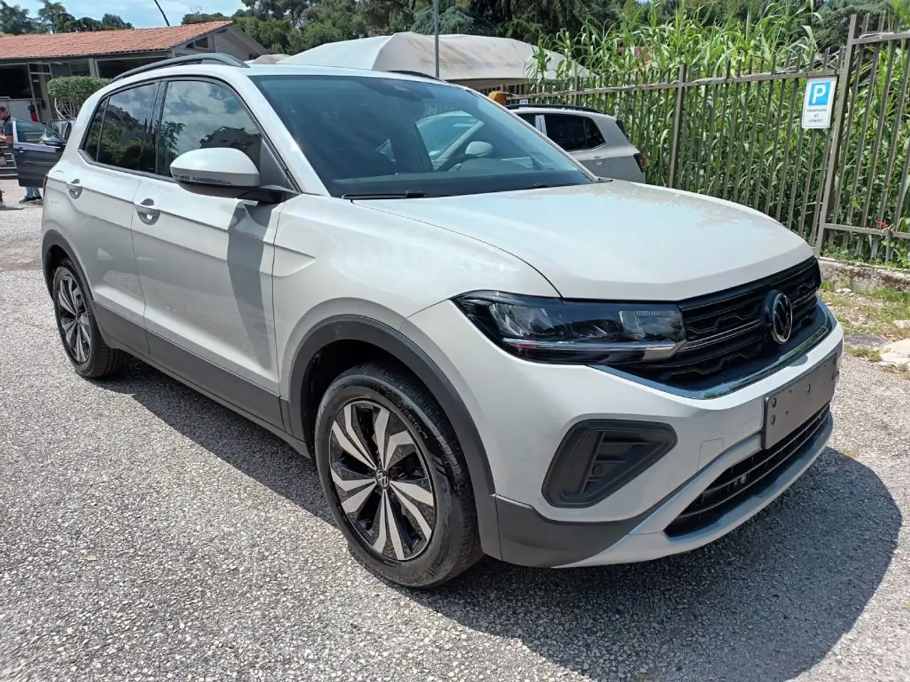 Volkswagen T-Cross 1000 TSI EDITION PLUS 95CVCARPLAY CAM VETRSCUR ITA — photo 1 of 20