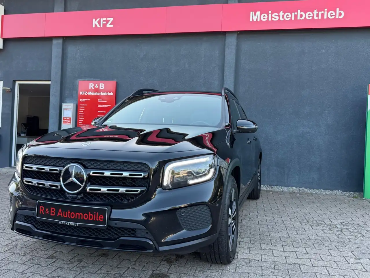 Mercedes-Benz GLB 200 d*Progressive*360K*Led*Navi*App*AHK*ACC* — photo 1 of 24