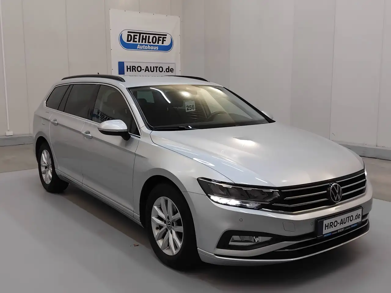 Volkswagen Passat Variant 1.5 TSI DSG Business — photo 1 of 19