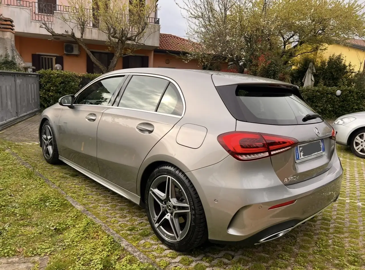 Mercedes-Benz A 180 Premium automatico — photo 1 of 4