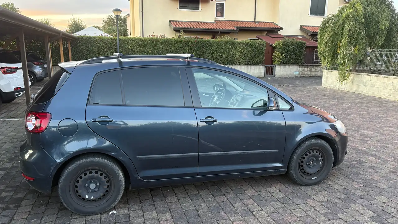 Volkswagen Golf Plus 1.6 Comfortline — photo 1 of 15