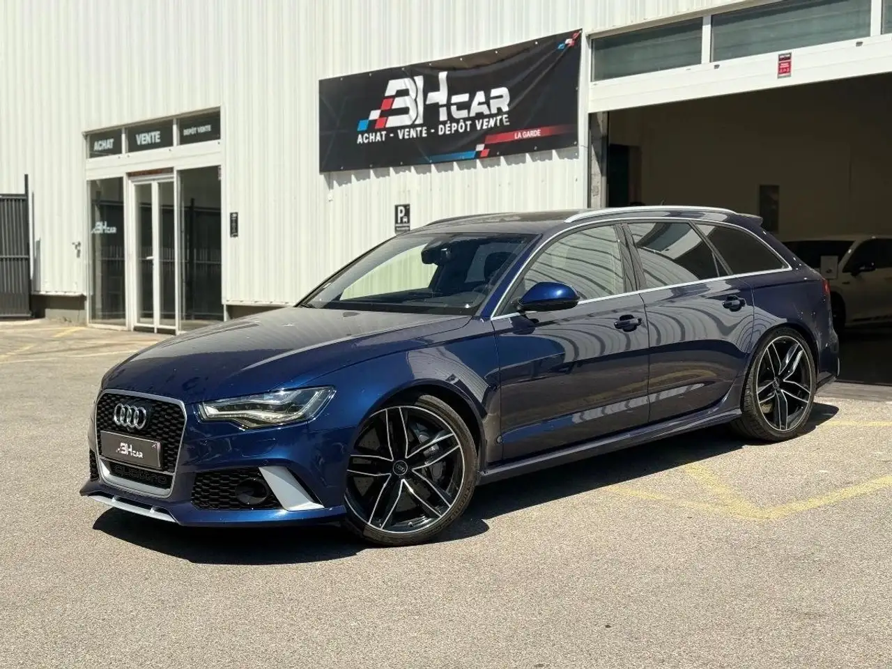 Audi RS6 4.0 TFSI 560CV EXCLUSIVE QUATTRO / CERAMIQUE / TOIT OUVRANT / PACK CARBONE/ SUIVI — photo 1 of 31