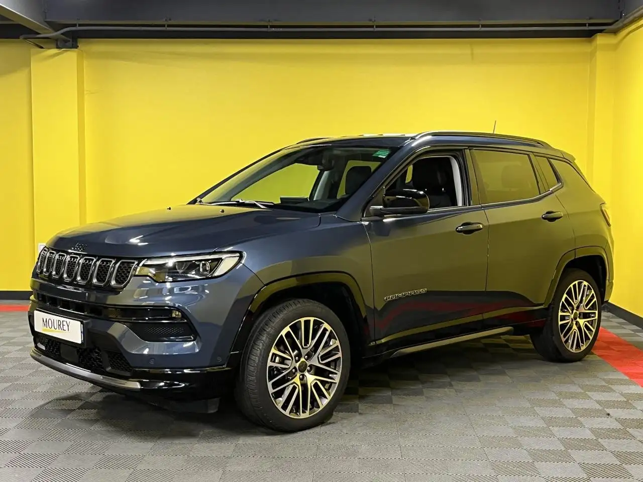 Jeep Compass SUMMIT 1.5 TURBO T4 130CH BVR7 E-HYBRID — photo 1 of 40