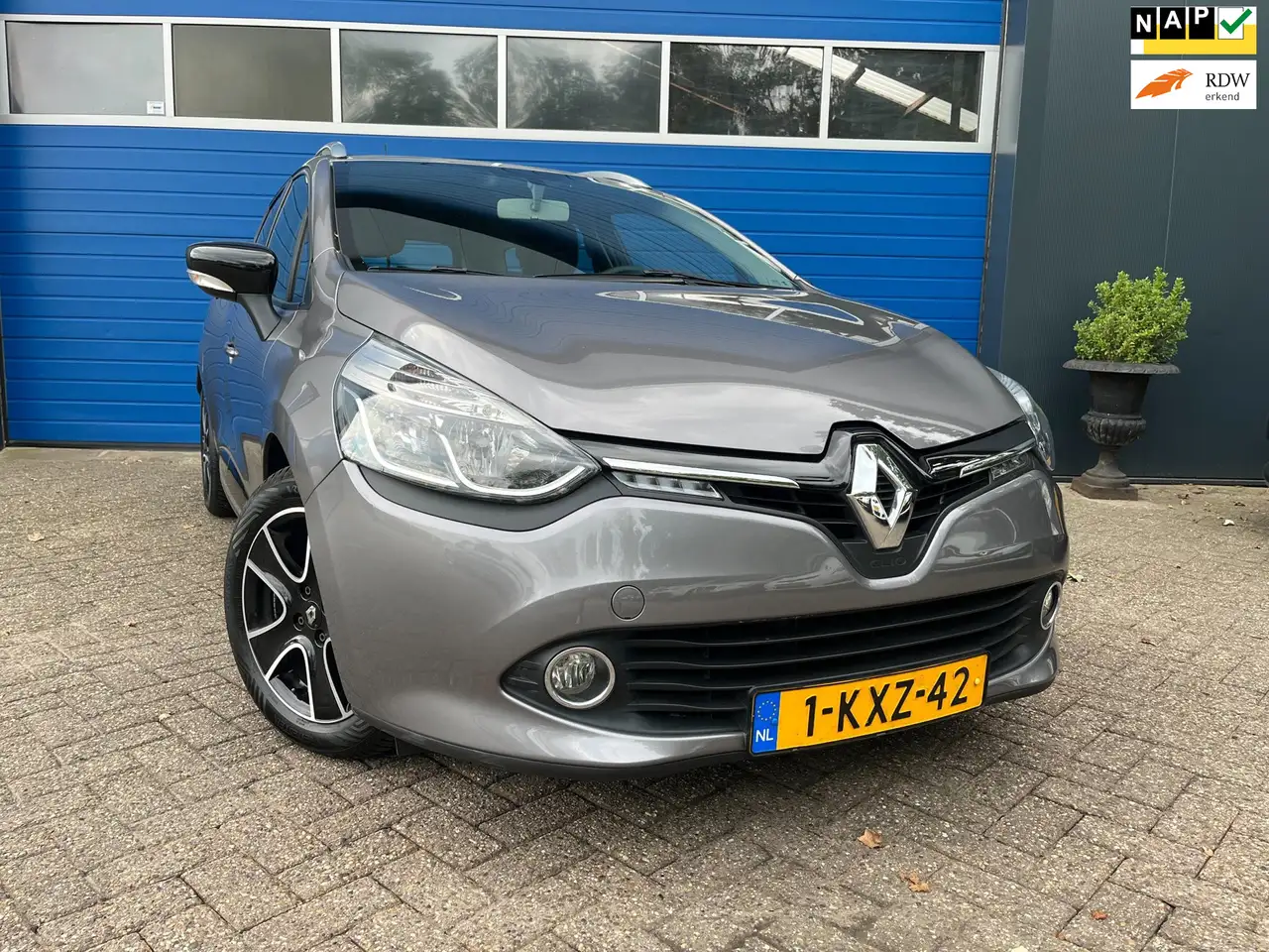 Renault Clio Estate 0.9 TCe Expression|Airco|Navi. — photo 1 of 15