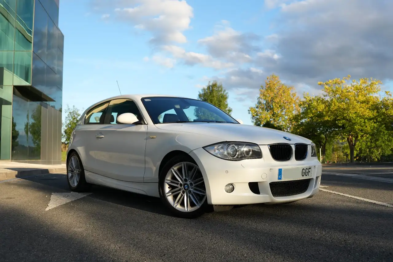 BMW 120 120i — photo 1 of 15
