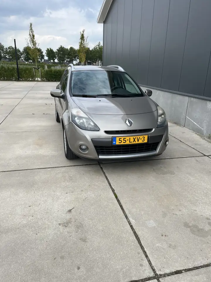 Renault Clio 1.2 TCE Collection — photo 1 of 11