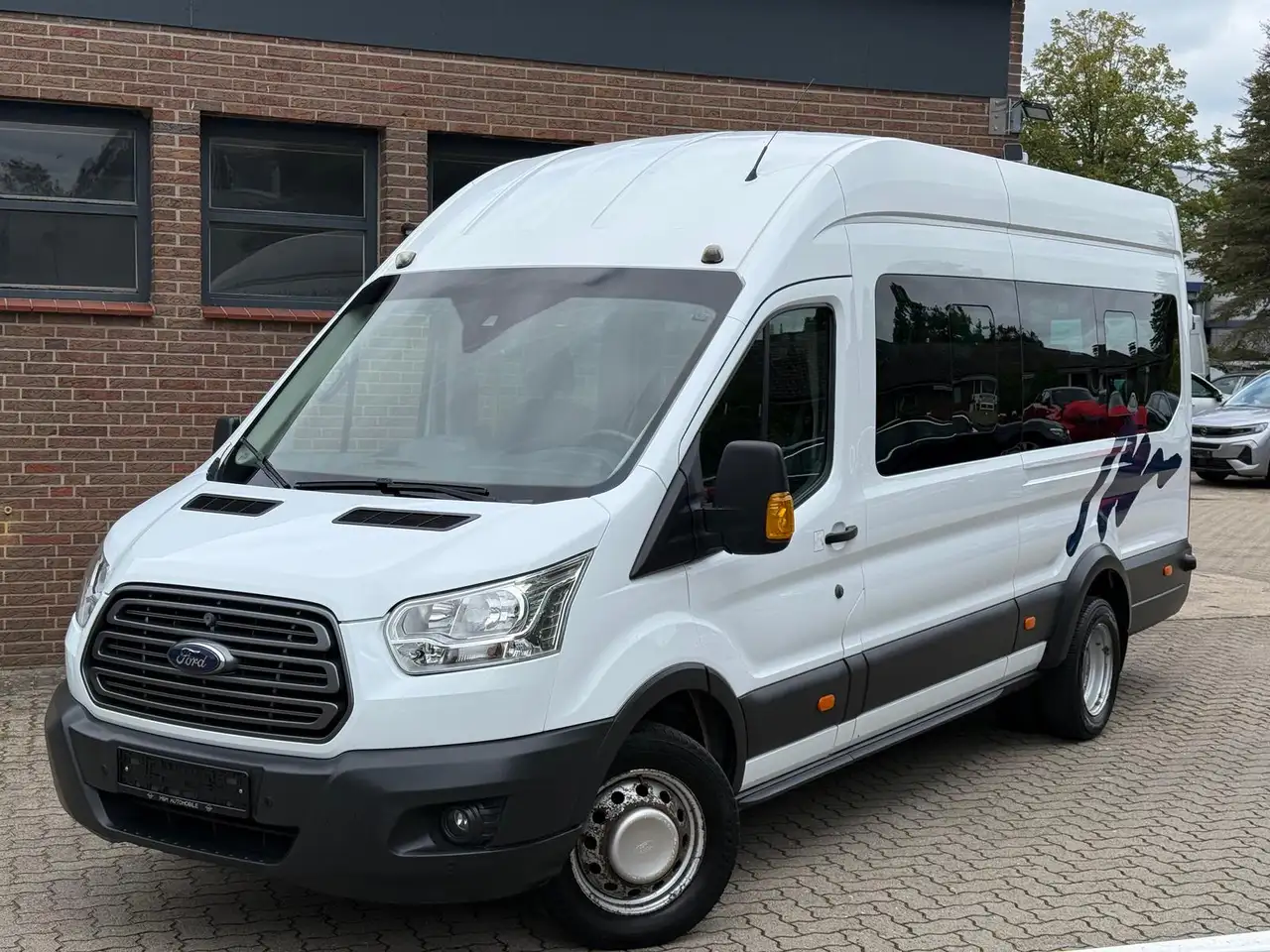 Ford Transit Bus M2 L4 460-VAT/17Seat/AirCond./Cruise — photo 1 of 23