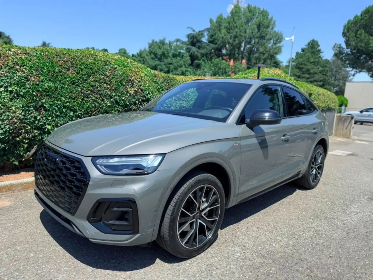 Audi Q5 SPB 40 TDI quattro S tronic S line NAVI - LED - 20 — photo 1 of 15
