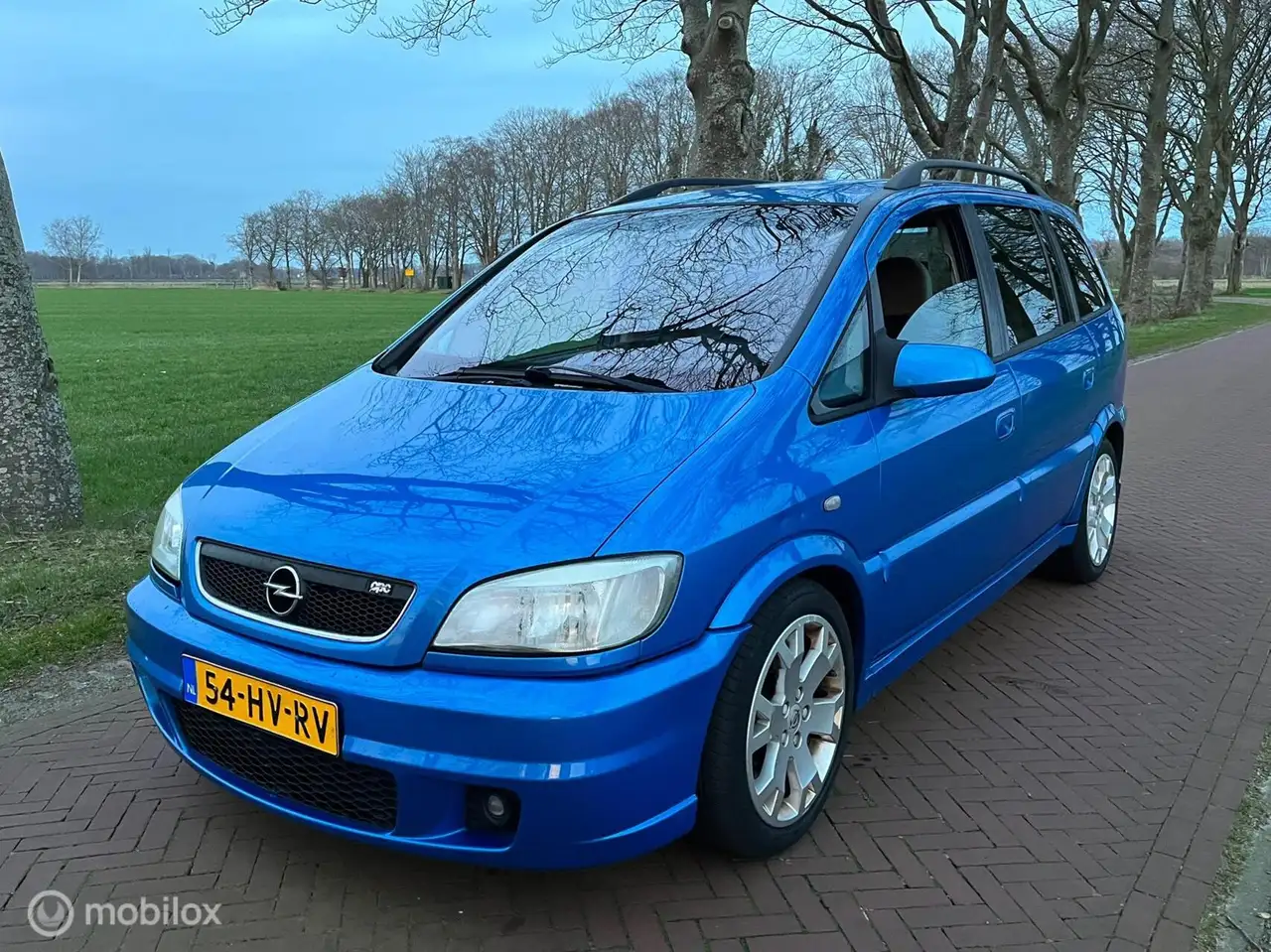 Opel Zafira 2.0-16V OPC 192PK Recaro Nap 7-Persoons — photo 1 of 11