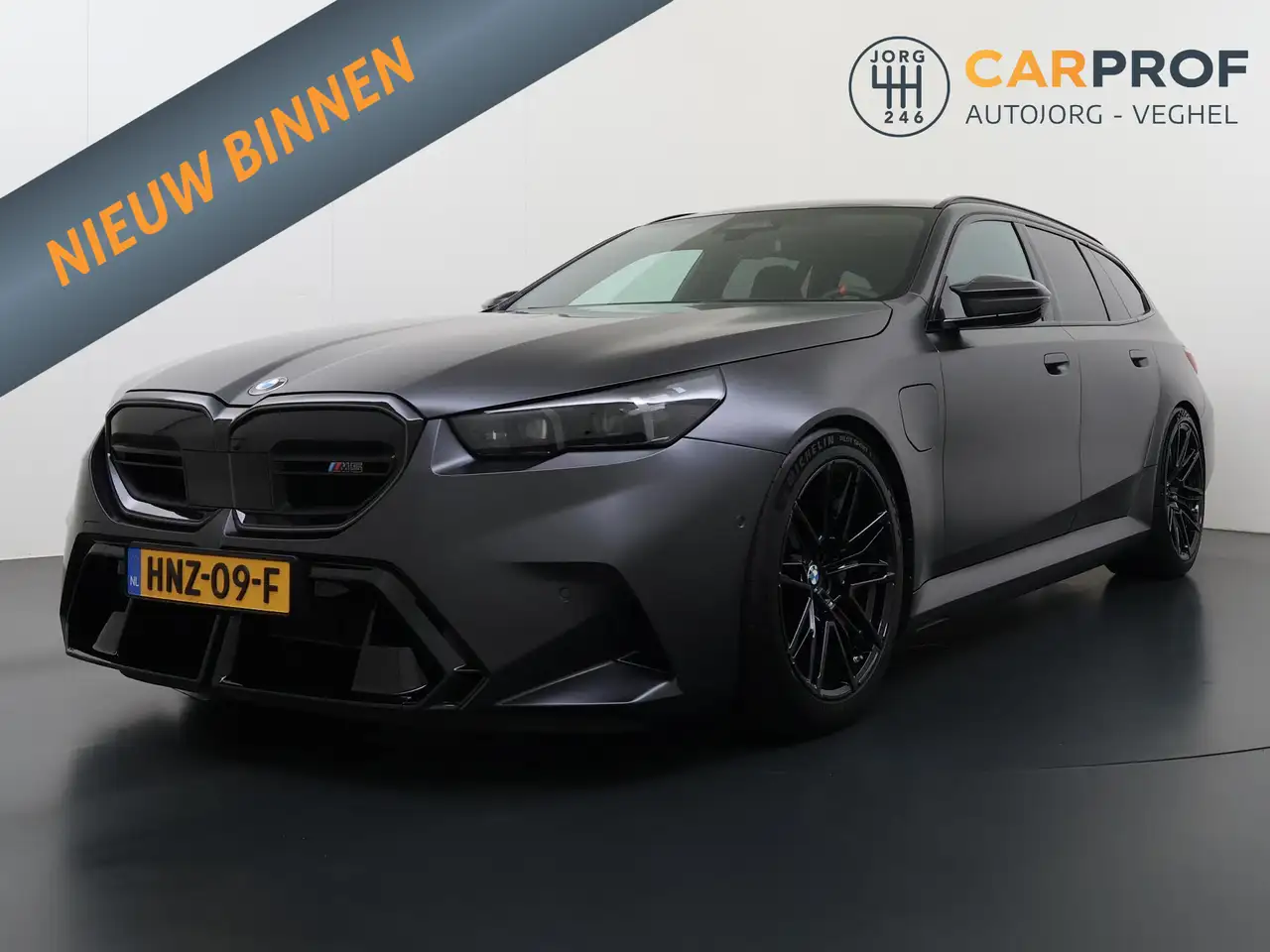 BMW M5 5-serie Touring NL Auto | BTW | Akrapovic | BMW on — photo 1 of 40