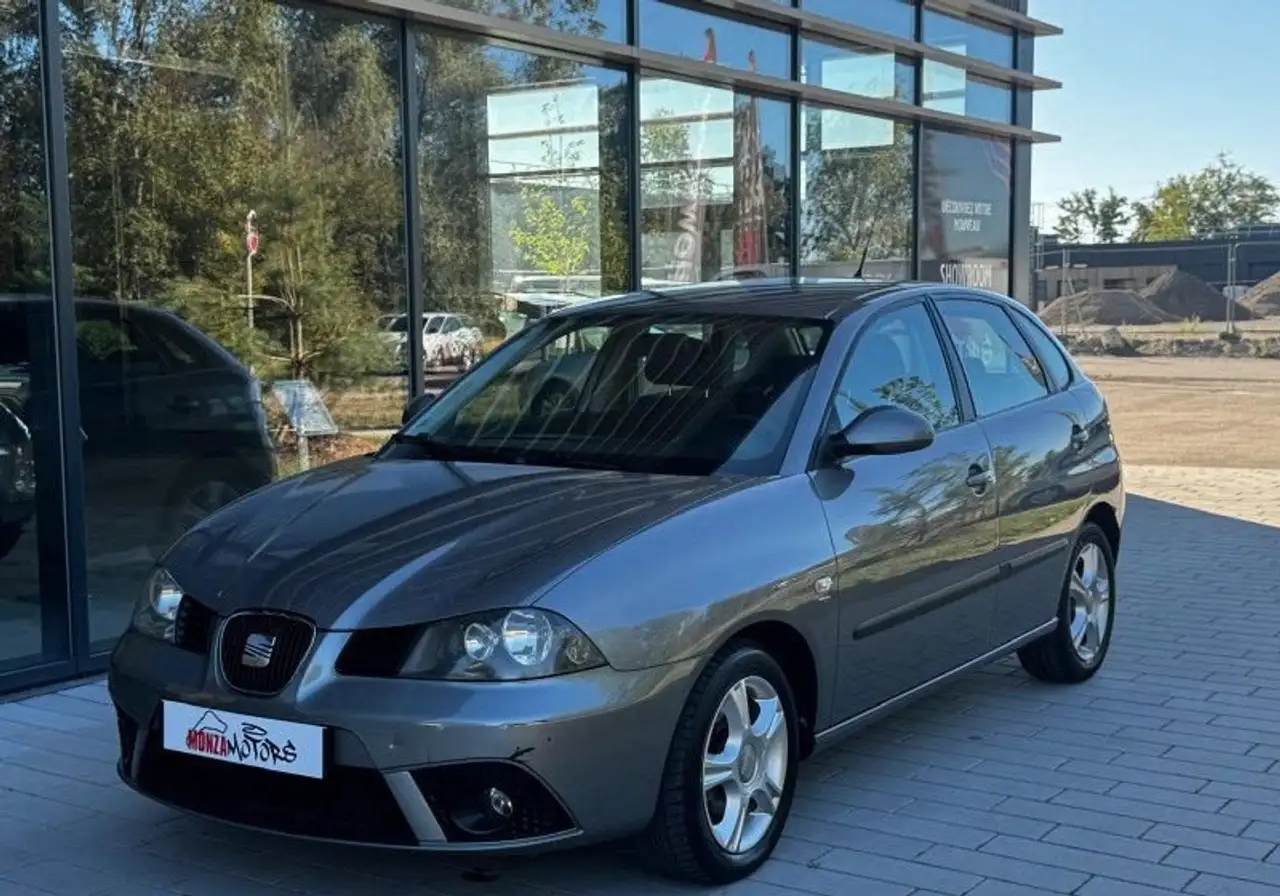 SEAT Ibiza 1.9 TDI100 FRESH 5P — photo 1 of 11