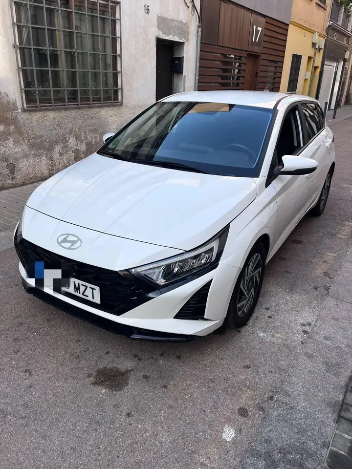 Hyundai i20 Coupé 1.4 Tecno — photo 1 of 9