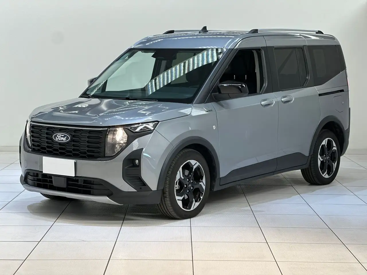 Ford Tourneo Courier 1.0 EcoBoost Powershift Active — photo 1 of 20