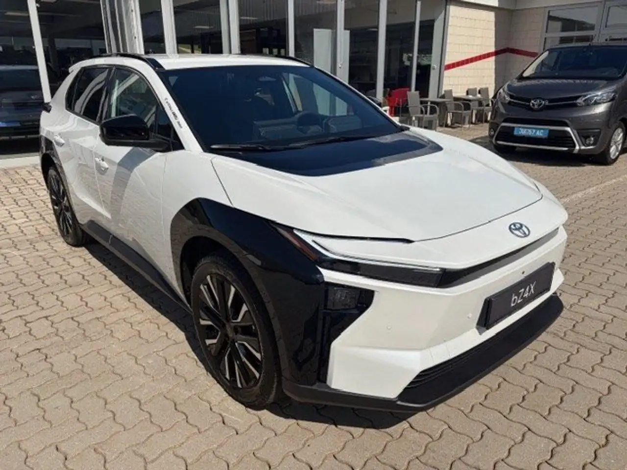 Toyota bZ4X AWD Lounge Gewerbewochenaktion — photo 1 of 24