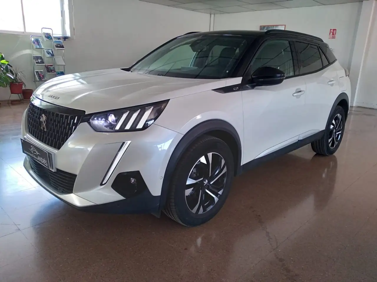 Peugeot 2008 1.2 PureTech S&S GT EAT8 130 — photo 1 of 19