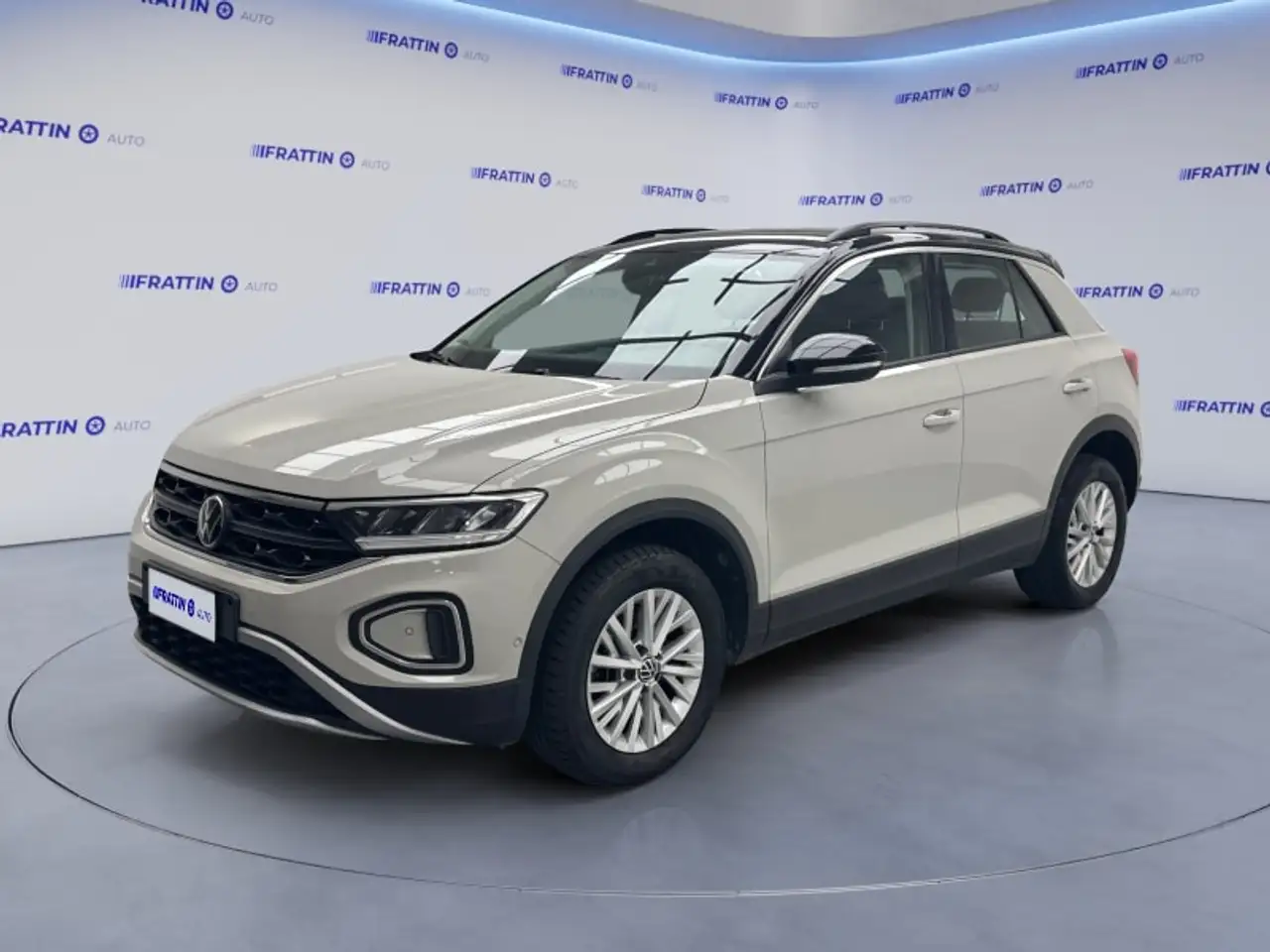 Volkswagen T-Roc 2.0 TDI SCR 150 CV DSG Life — photo 1 of 15