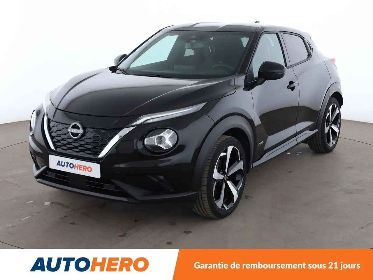 Nissan Juke 1.6 Hybrid Tekna — photo 1 of 28