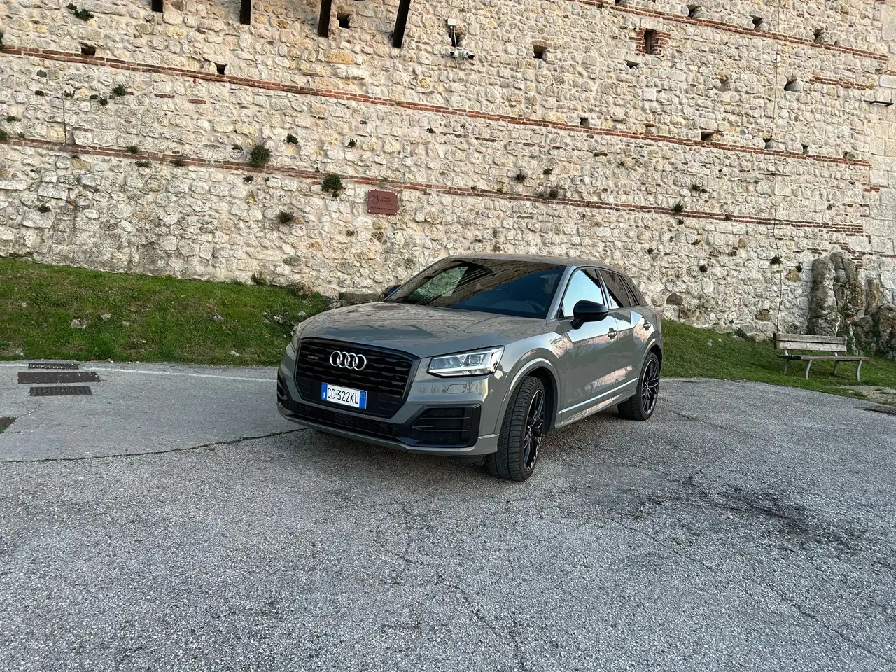 Audi Q2 Q2 quattro s-line s-tronic — photo 1 of 12
