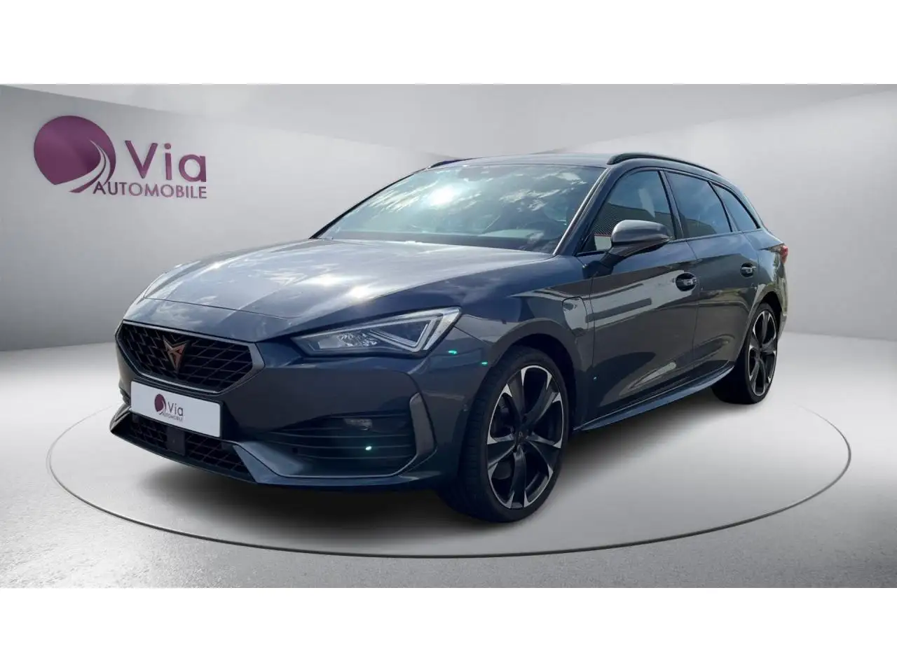 CUPRA Leon ST 1.4 e-Hybrid 245 BVA DSG 6 - VOLANT ET SIEGES CHAUFFANTS / CARPLAY / CAMERA — photo 1 of 40