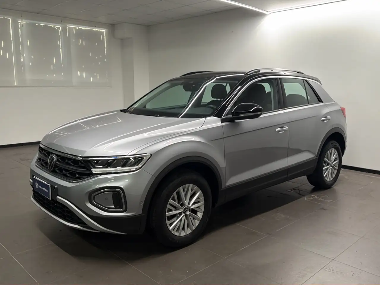 Volkswagen T-Roc Nuovo Life 1.0 TSI 81 kW (110 CV) Manuale — photo 1 of 18