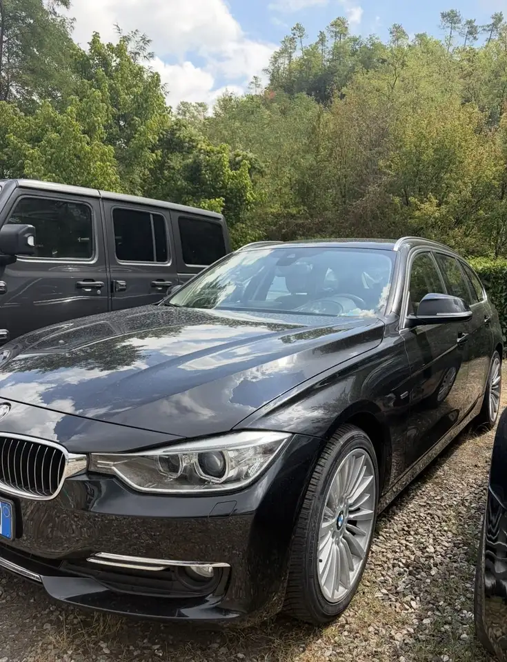 BMW 320 320d Touring Luxury — photo 1 of 1