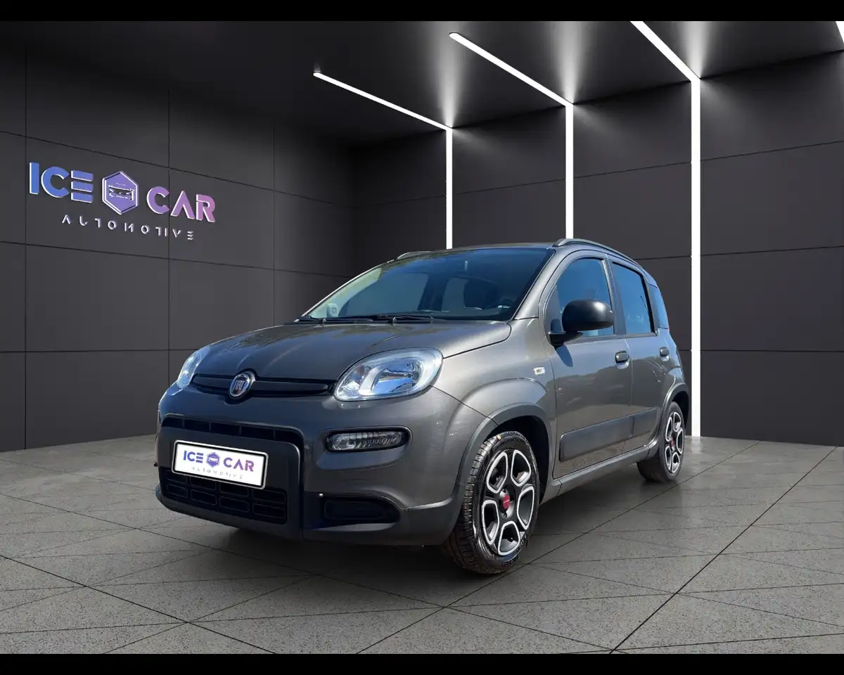 Fiat Panda 1.0 FireFly S&S Hybrid City Life — photo 1 of 18