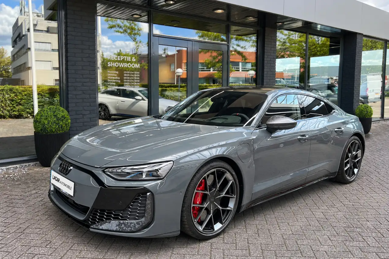 Audi RS e-tron GT e-tron GT Performance l 843 pk I Ceramic l Carbon — photo 1 of 7