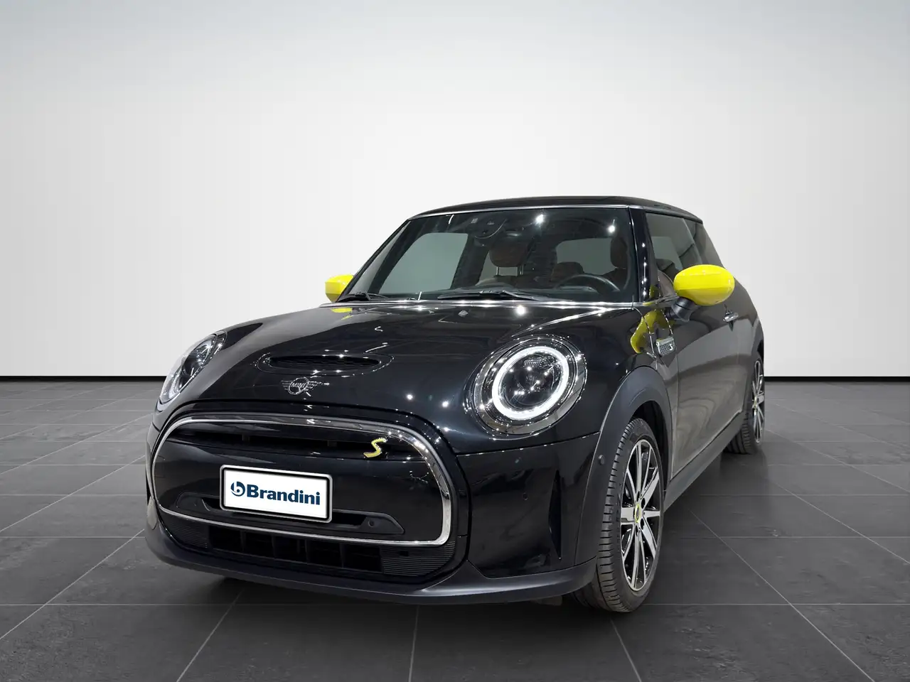 MINI Cooper SE Electric auto — photo 1 of 15