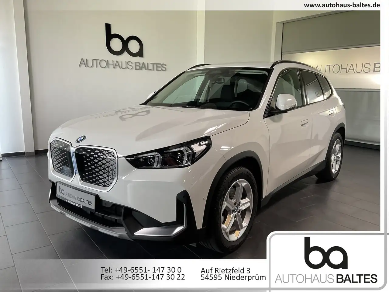 BMW iX1 iX1 xDrive30 18"/LCPlus/Kam/LED/Shadow/Premium — photo 1 of 16