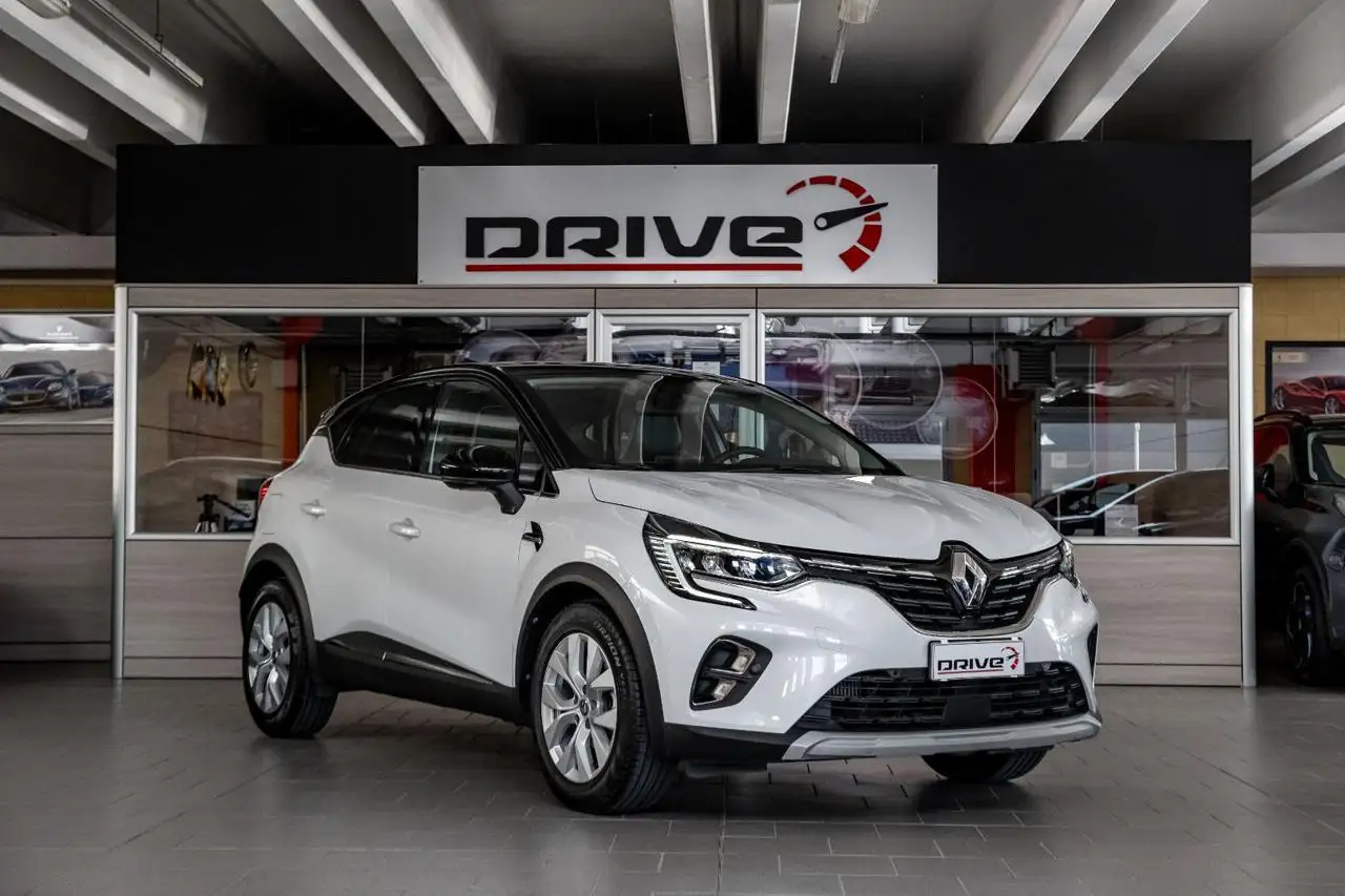 Renault Captur TCe 100 CV GPL Intens — photo 1 of 15