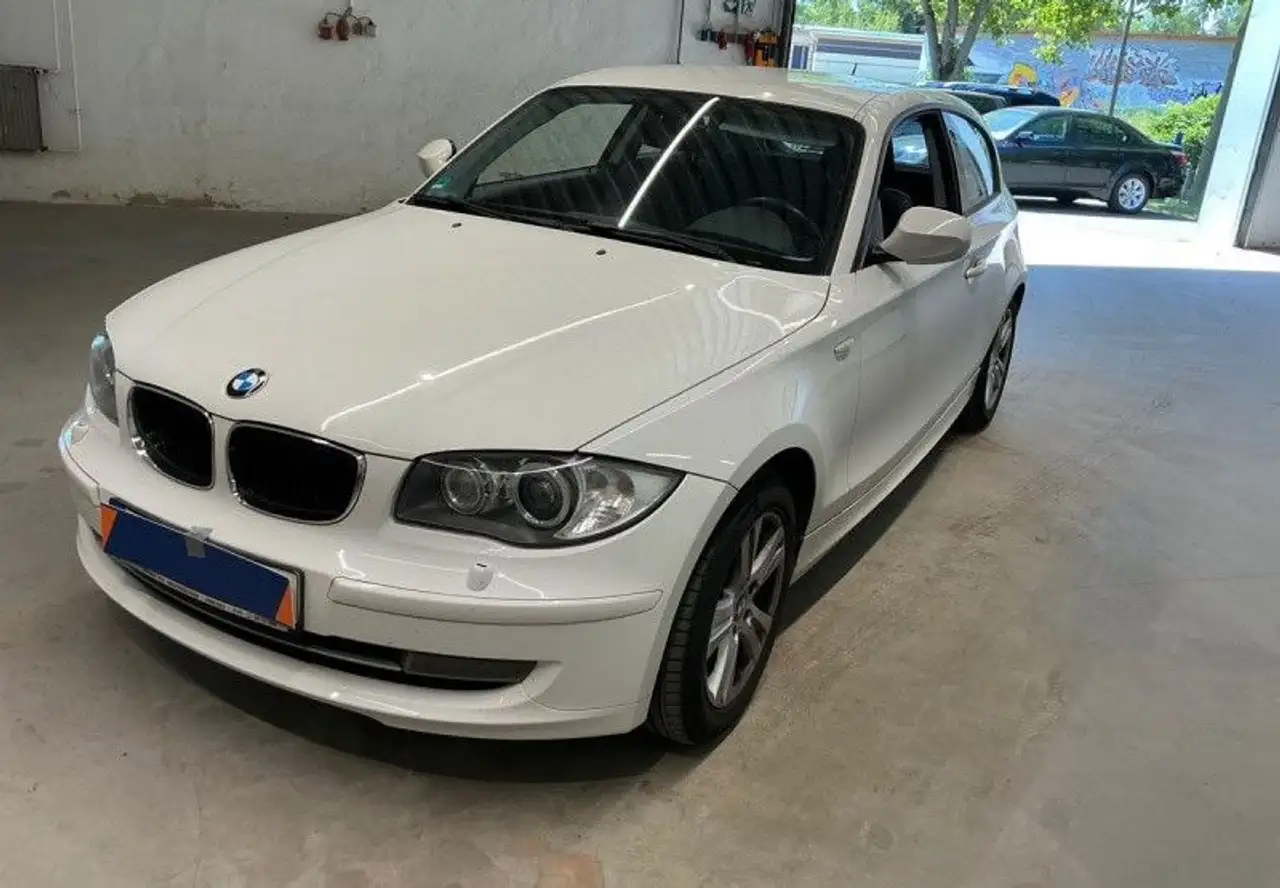 BMW 118 SERIE (E81-E87) 118D 143CH EDITION CONFORT CLIM — photo 1 of 6