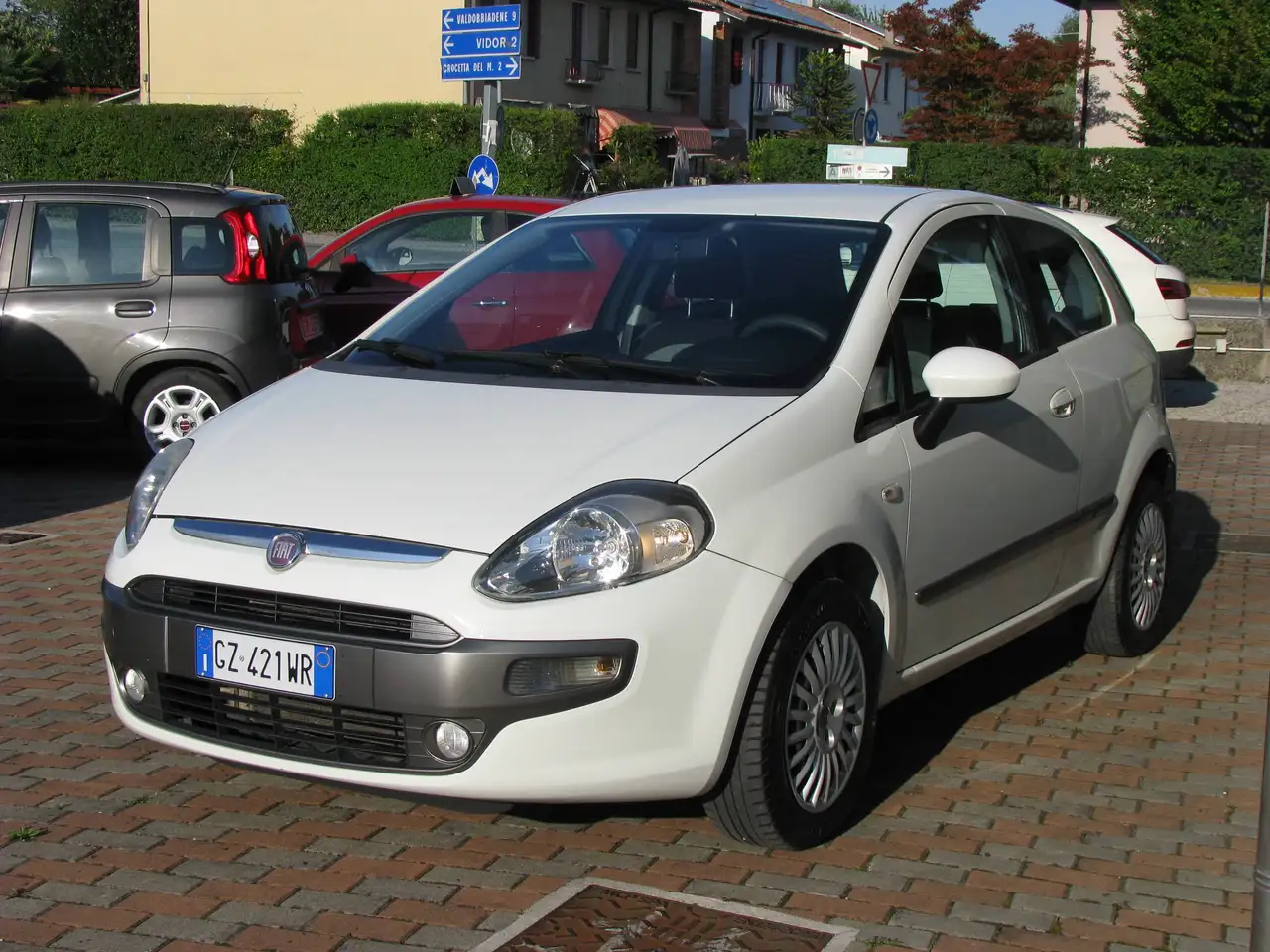 Fiat Punto Evo Punto III 2009 Evo 3p 1.4 Dynamic s — photo 1 of 15