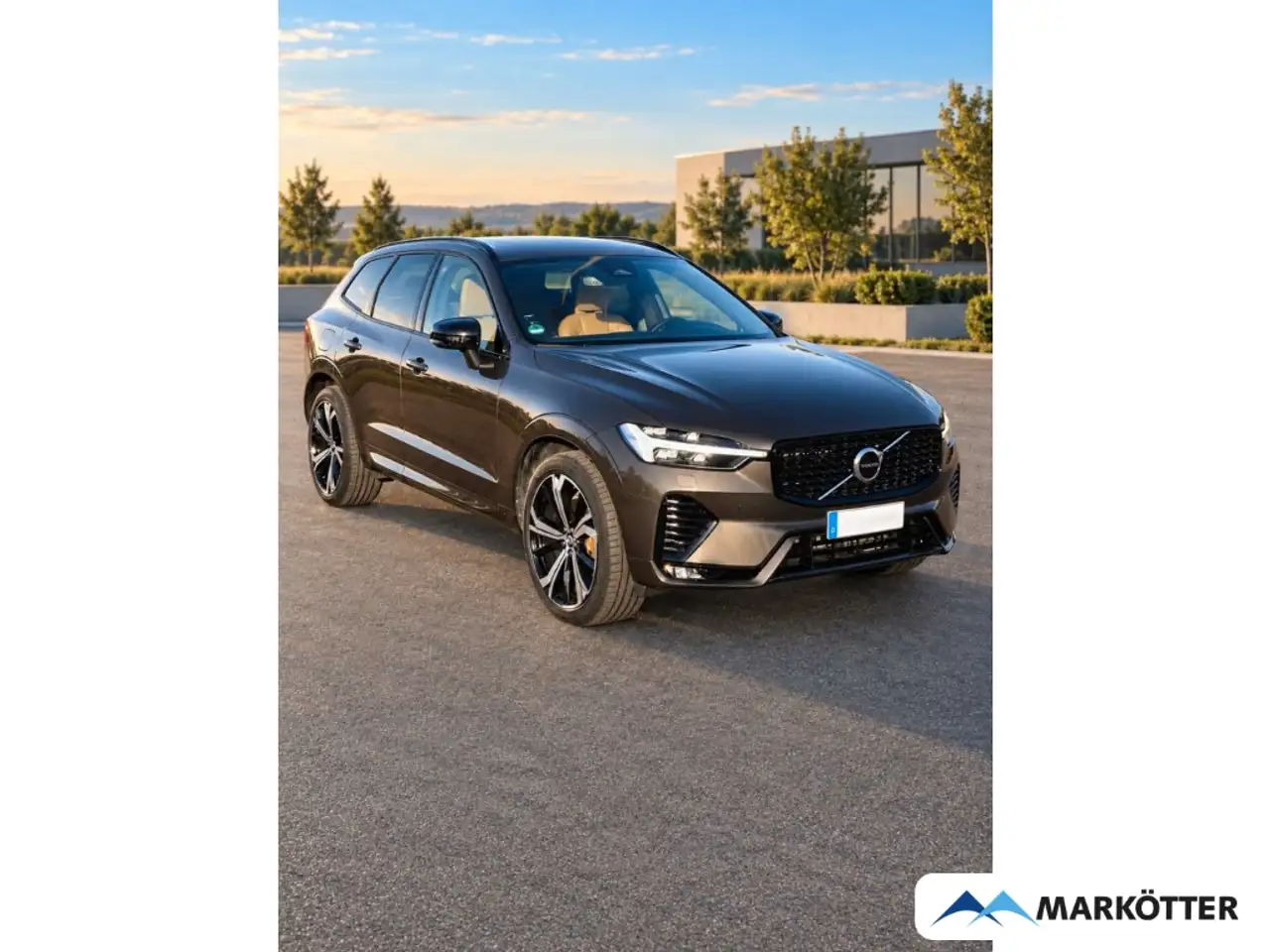 Volvo XC60 B4 Plus Dark Google/21-Zoll/Standheizg/AHK — photo 1 of 9