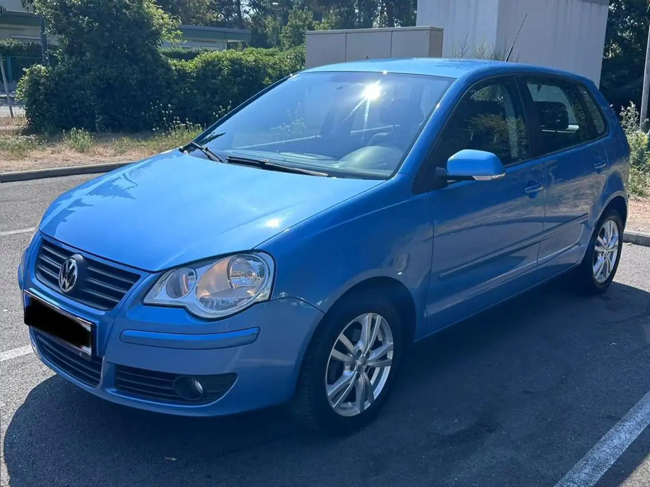 Volkswagen Polo — photo 1 of 14