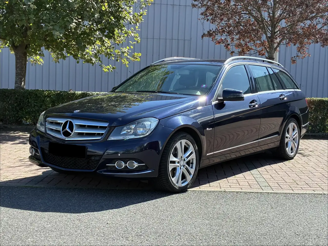 Mercedes-Benz C 200 T CDI DPF BlueEFFICIENCY Avantgarde — photo 1 of 8