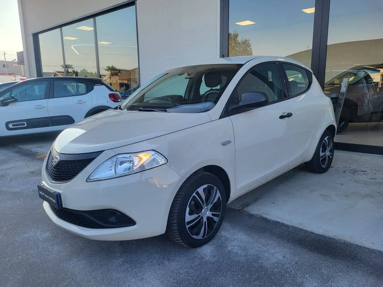 Lancia Ypsilon Ypsilon III 1.2 Elefantino Blu ecochic Gpl 69cv my19 — photo 1 of 15