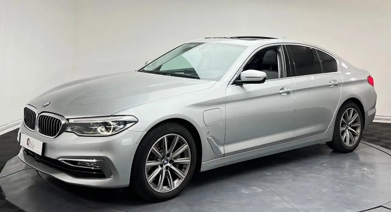 BMW 530 530E 252 ch Luxury - Toit Ouvrant - Caméra 360° - Sièges Elec - — photo 1 of 20