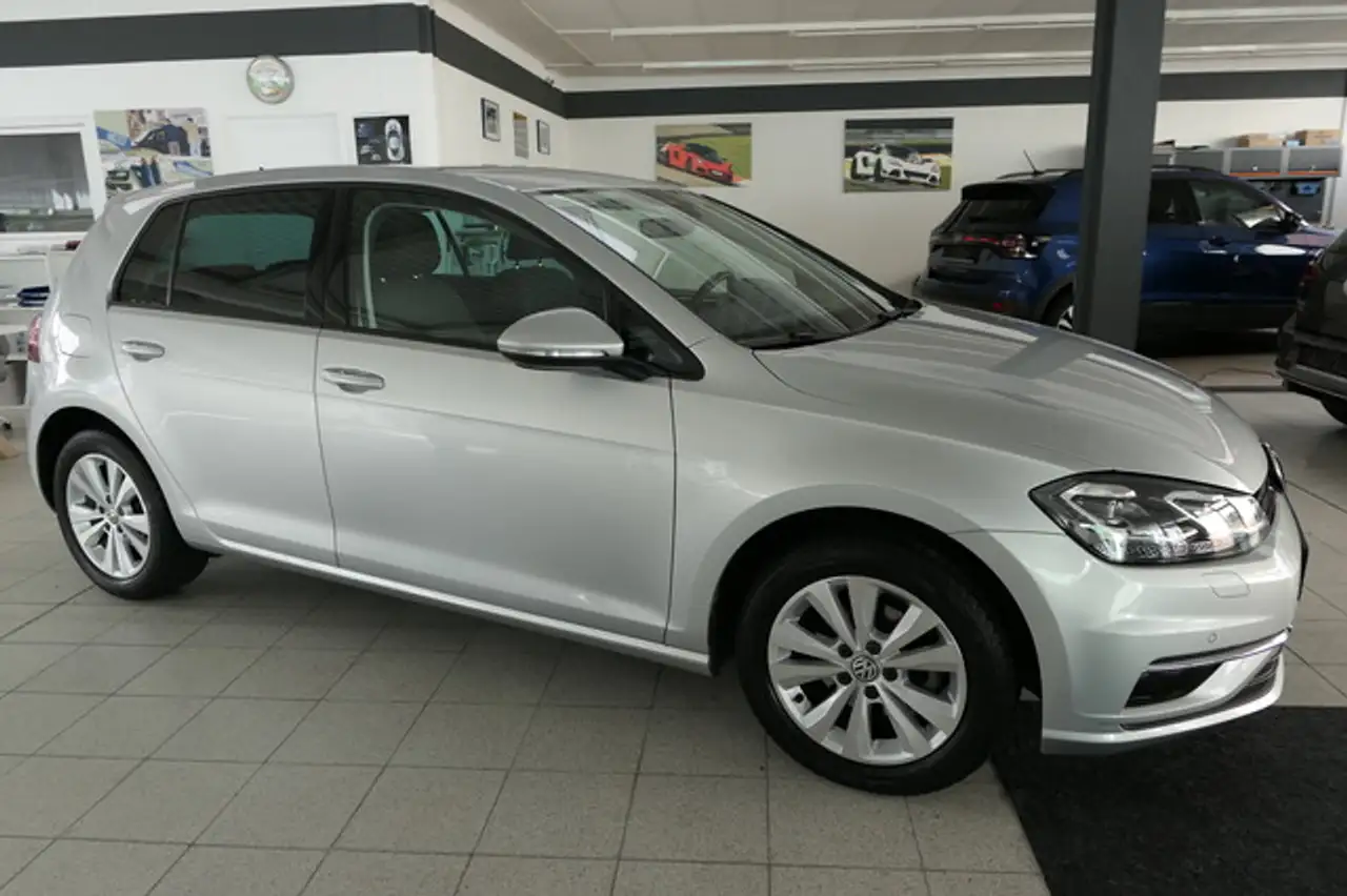Volkswagen Golf VII Comfortline 37000km! Top Ausstattung! — photo 1 of 15