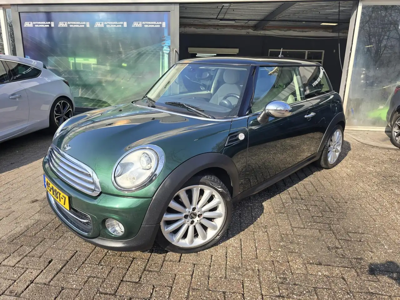 MINI Cooper Mini 1.6 10 Years II | 2E EIGENAAR | 12MND GARANTI — photo 1 of 31