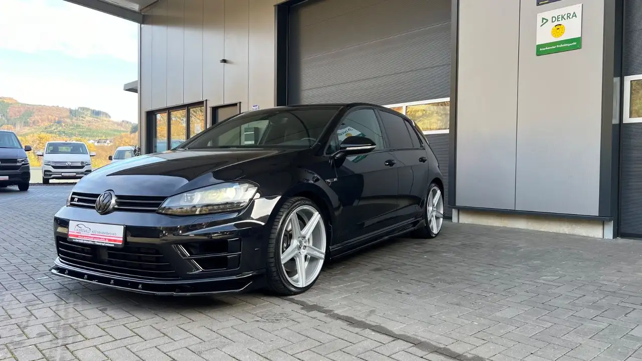 Volkswagen Golf VII Lim. R 4Motion * MB-Design * DCC * ACC — photo 1 of 15