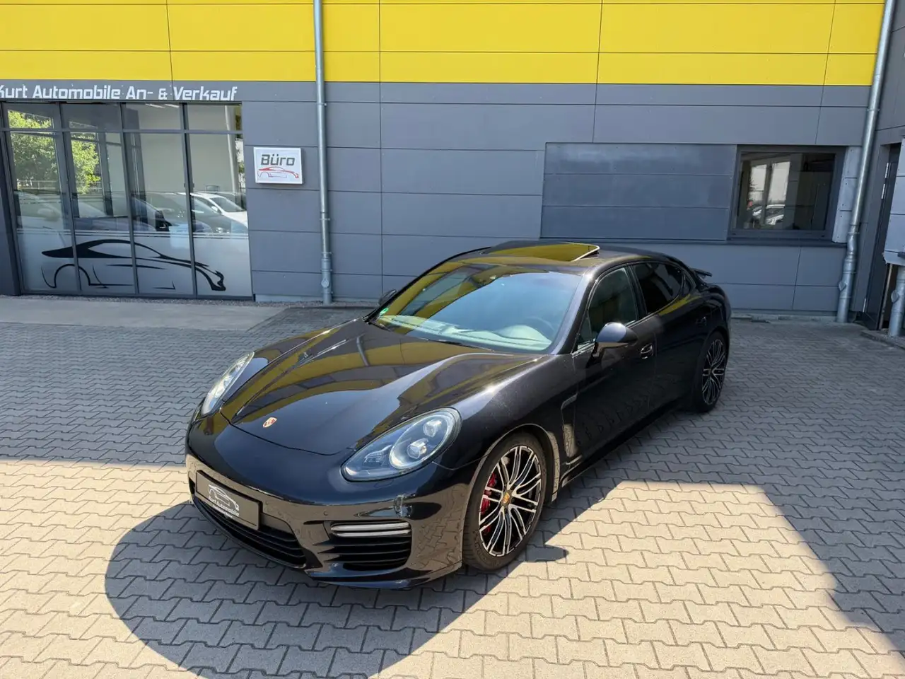 Porsche Panamera GTS/ALCANTARA/LEDER/LED/SPORTCHRON/BOSE — photo 1 of 33