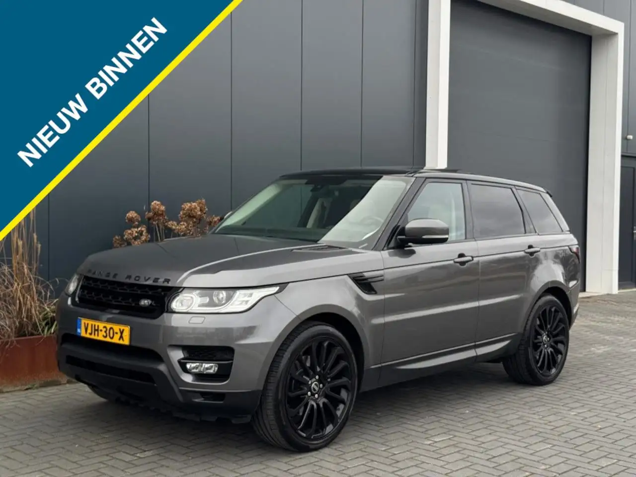 Land Rover Range Rover Sport — photo 1 of 25