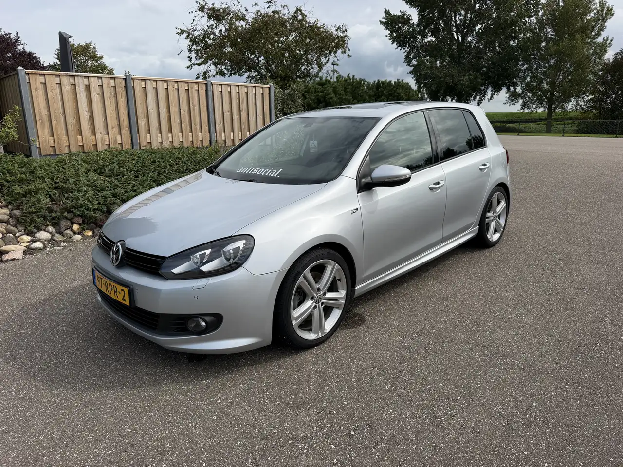 Volkswagen Golf 1.4 TSI Highline — photo 1 of 13