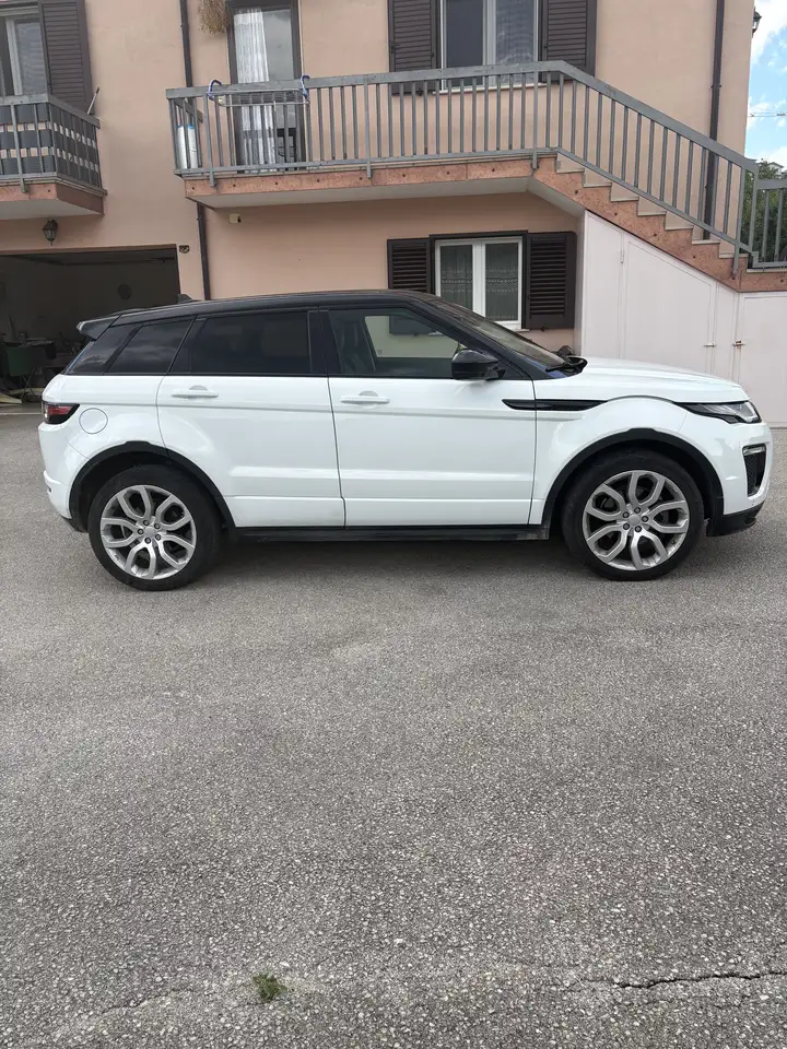 Land Rover Range Rover Evoque Dynamic — photo 1 of 15