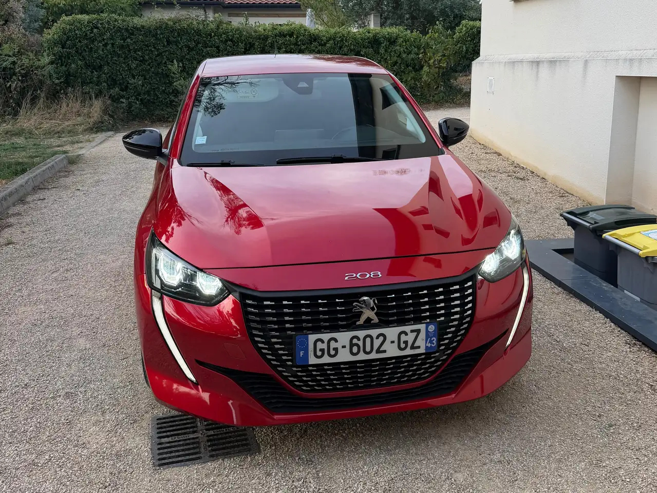 Peugeot 208 208 PureTech 100 S — photo 1 of 7