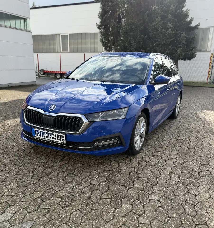 Skoda Octavia First Edition — photo 1 of 10